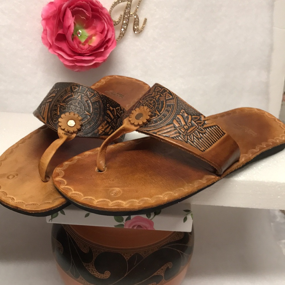 Boho Mexican LEATHER Shoe Sandals Brown Aztec Beach hippie tooled design  size 9 - Picture 6 of 13